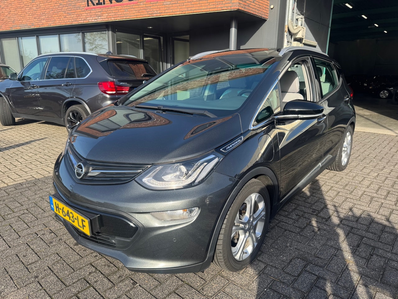 Opel Ampera-e - Business executive 60 kWh ACC STUURVERW STOELVERW ORIG NL NAP - AutoWereld.nl