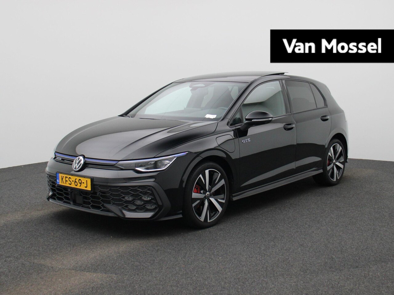 Volkswagen Golf - 1.5 eHybrid GTE 272 PK| Origineel Nederlands | 1e Eigenaar | Panoramadak | Trekhaak | 360 - AutoWereld.nl