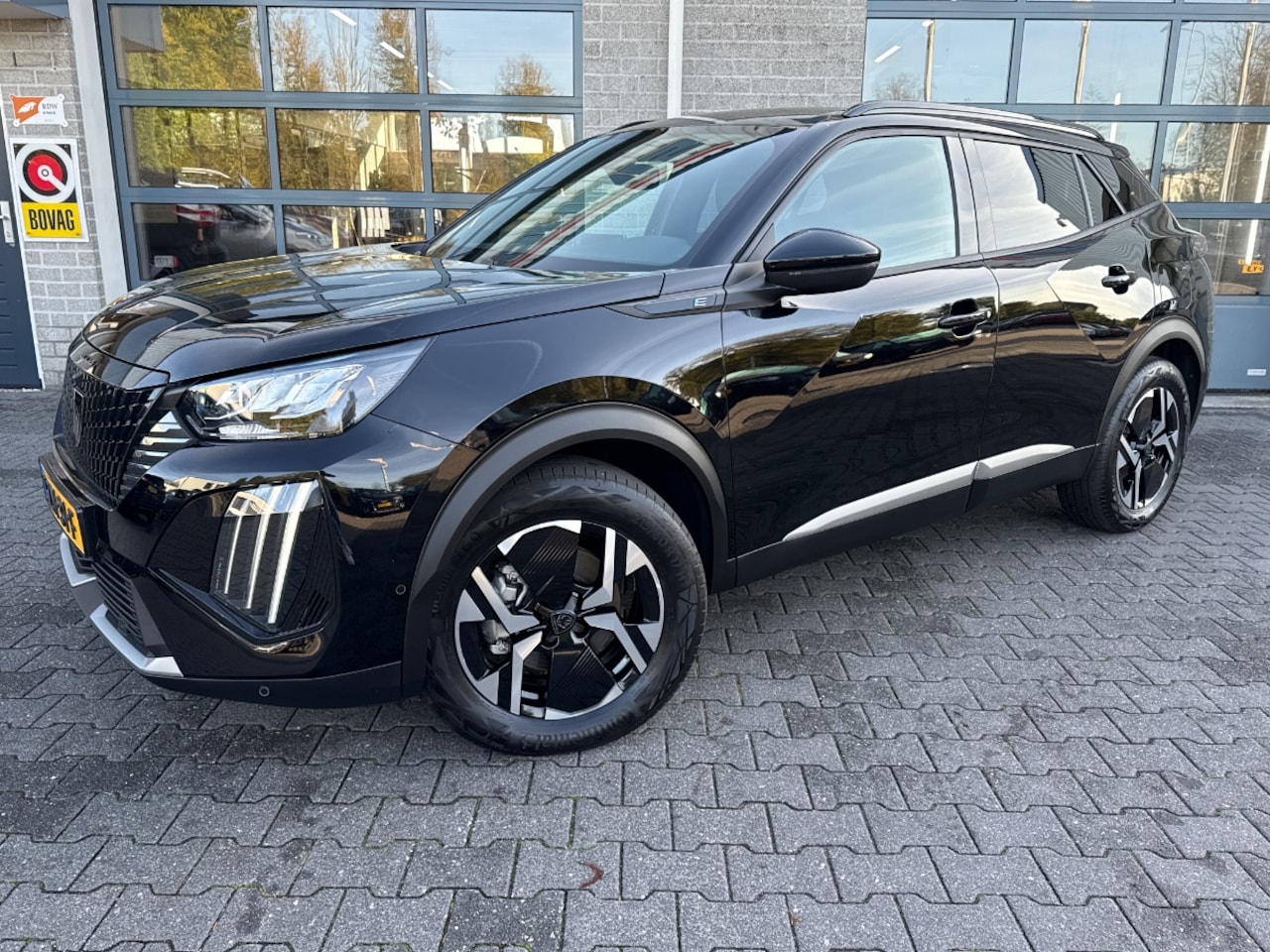 Peugeot e-2008 - EV Active Pack 50 kWh|SOH 100%| - AutoWereld.nl