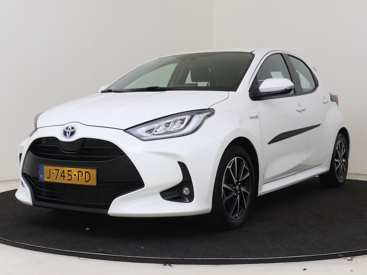 Toyota Yaris - 1.5 Hybrid First Edition | BTW voertuig | Navigatie | Apple CarPlay/Android Auto | Cruise - AutoWereld.nl
