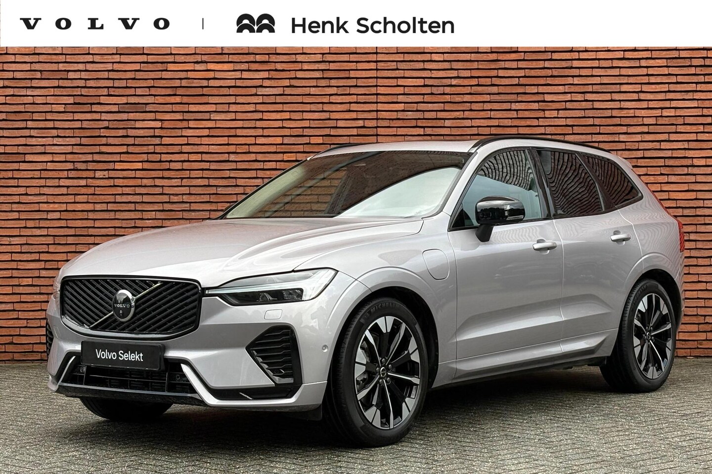 Volvo XC60 - 2.0 T6 Plug-in hybrid AWD Ultra Dark | Luchtvering | Trekhaak, inklapbaar | Panoramisch sc - AutoWereld.nl