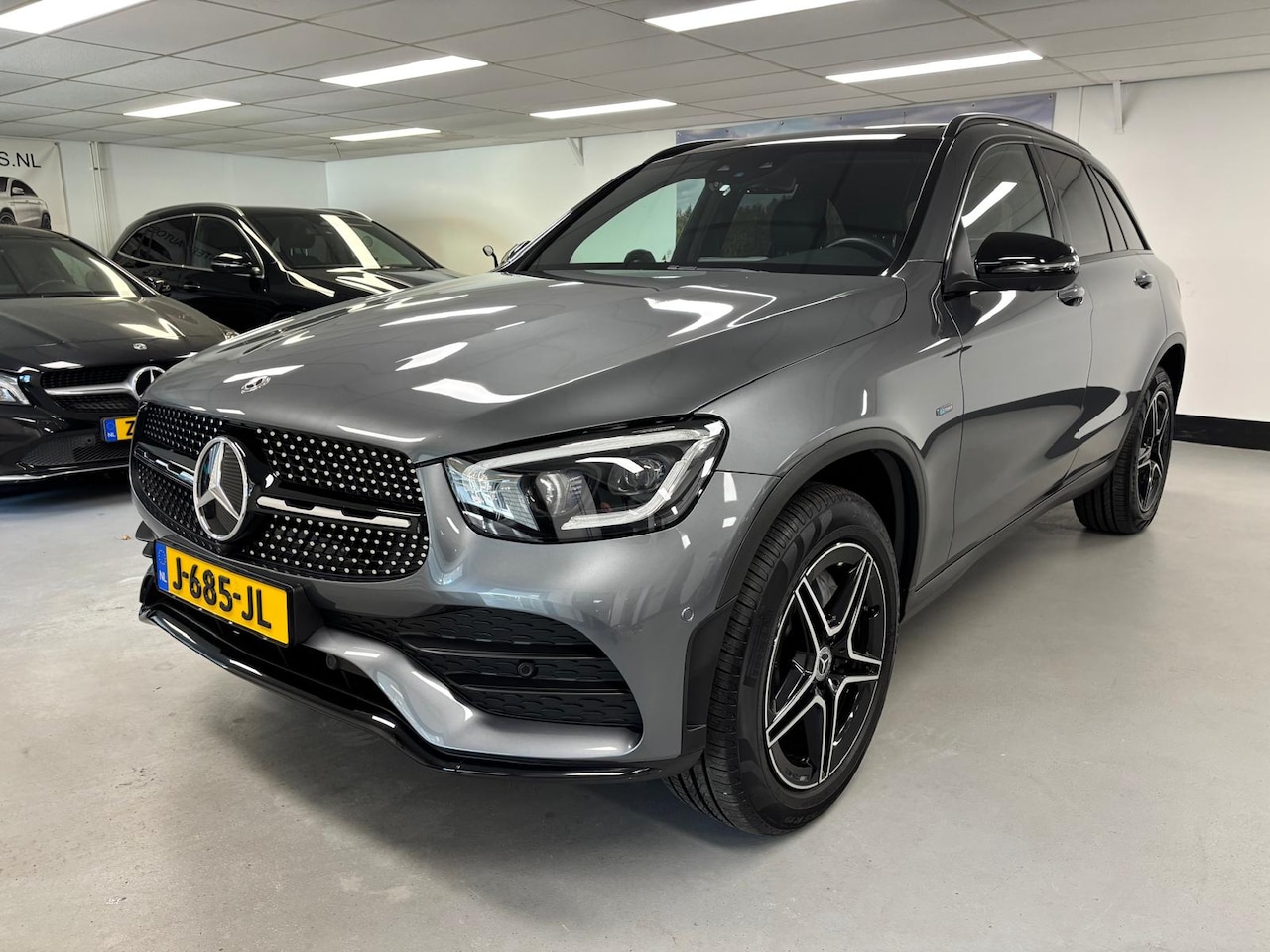 Mercedes-Benz GLC-klasse - 300e 4MATIC AMG Night Pano Trekhaak Keyless Multibeam - AutoWereld.nl