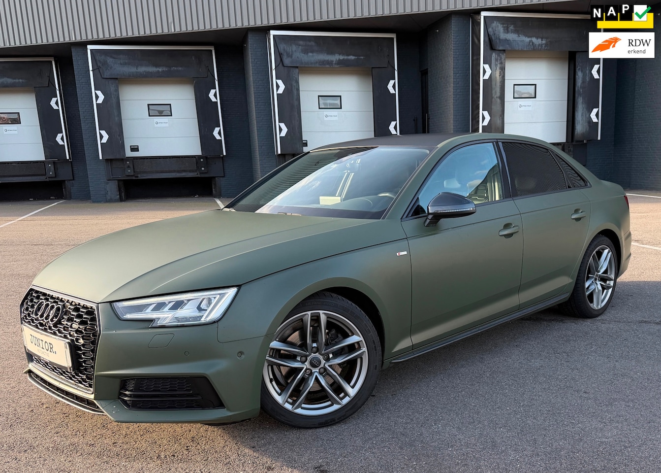 Audi A4 Limousine - 2.0 TFSI ultra Sport S-LINE 245PK DIGITALDASH/360CAMERA/KEYLES - AutoWereld.nl