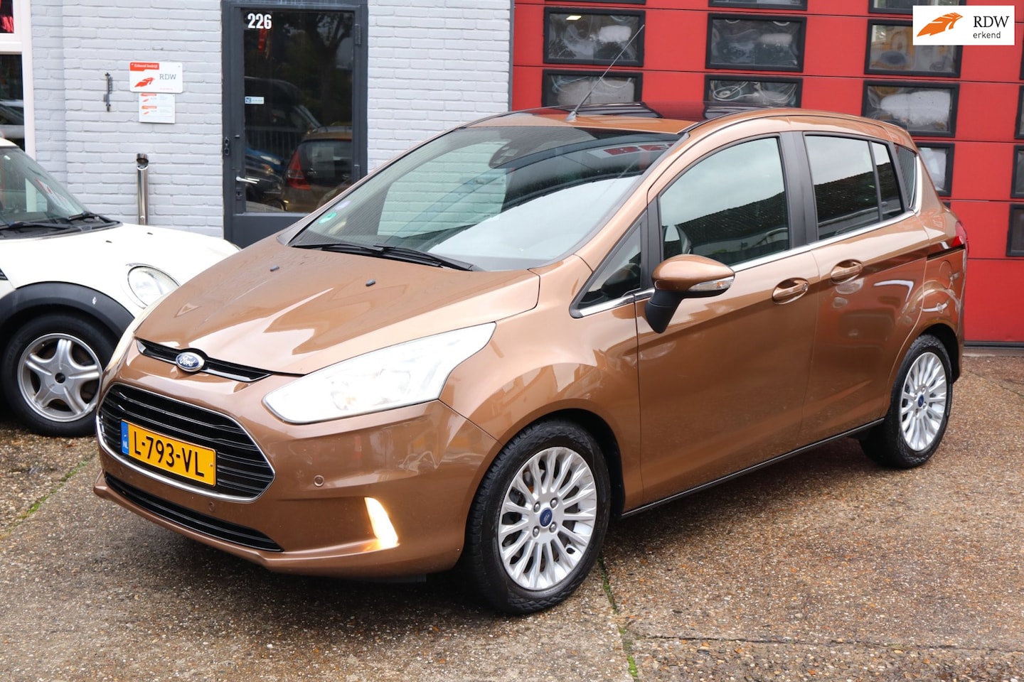 Ford B-Max - 1.0 EcoBoost Titanium 1.0 EcoBoost Titanium , PANO, PDC , CR CONTR - AutoWereld.nl