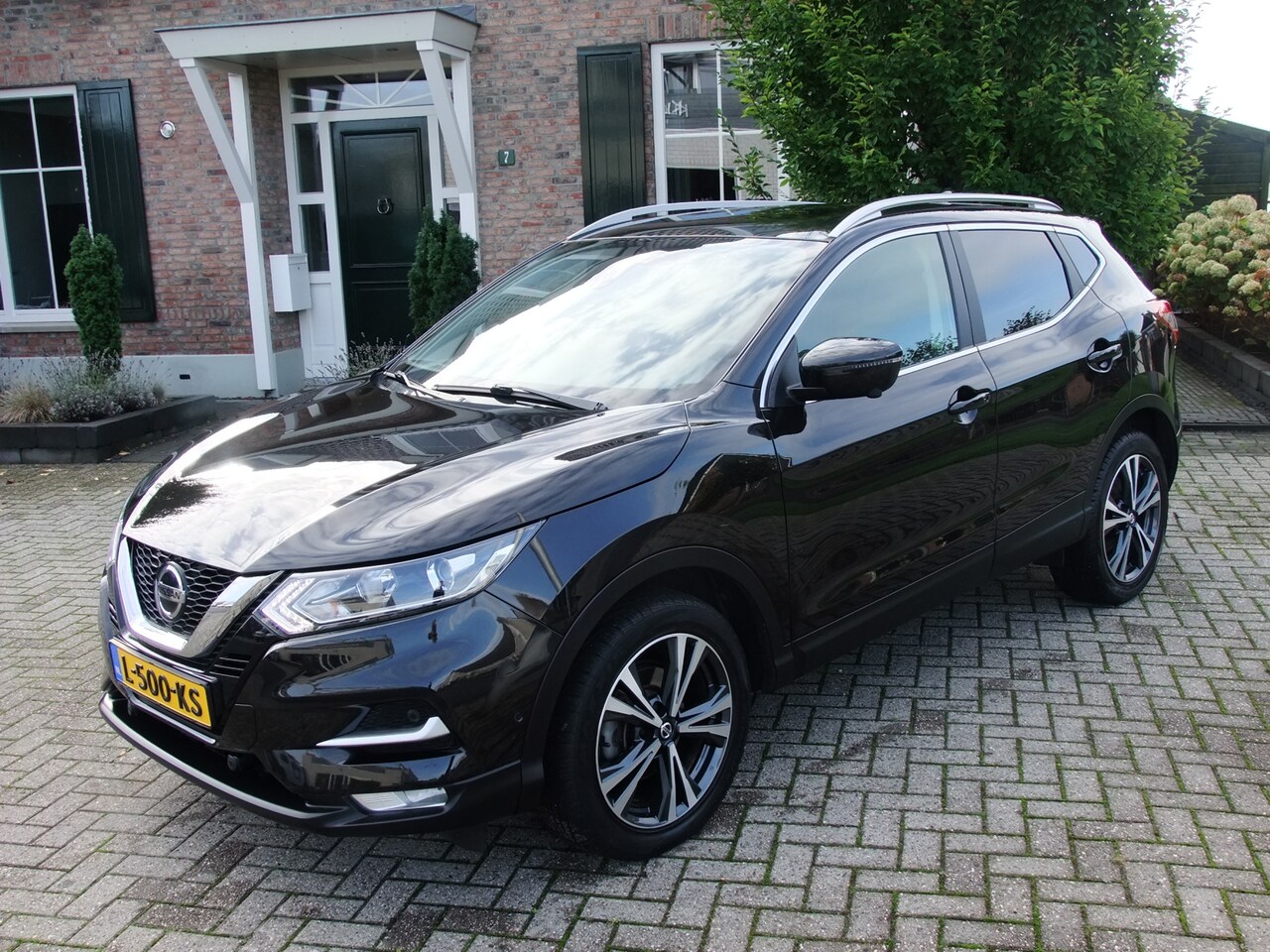 Nissan Qashqai - 1.3 DIG-T N-Connecta , 360 camera , Adap-cruise , Keyless go , Trekhaak enz. - AutoWereld.nl
