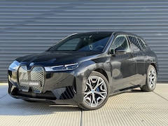 BMW iX - xDrive40 Executive 77 kWh | SoH 100% | Sport Pakket | 360 Camera | Head-Up | Memory Stoele