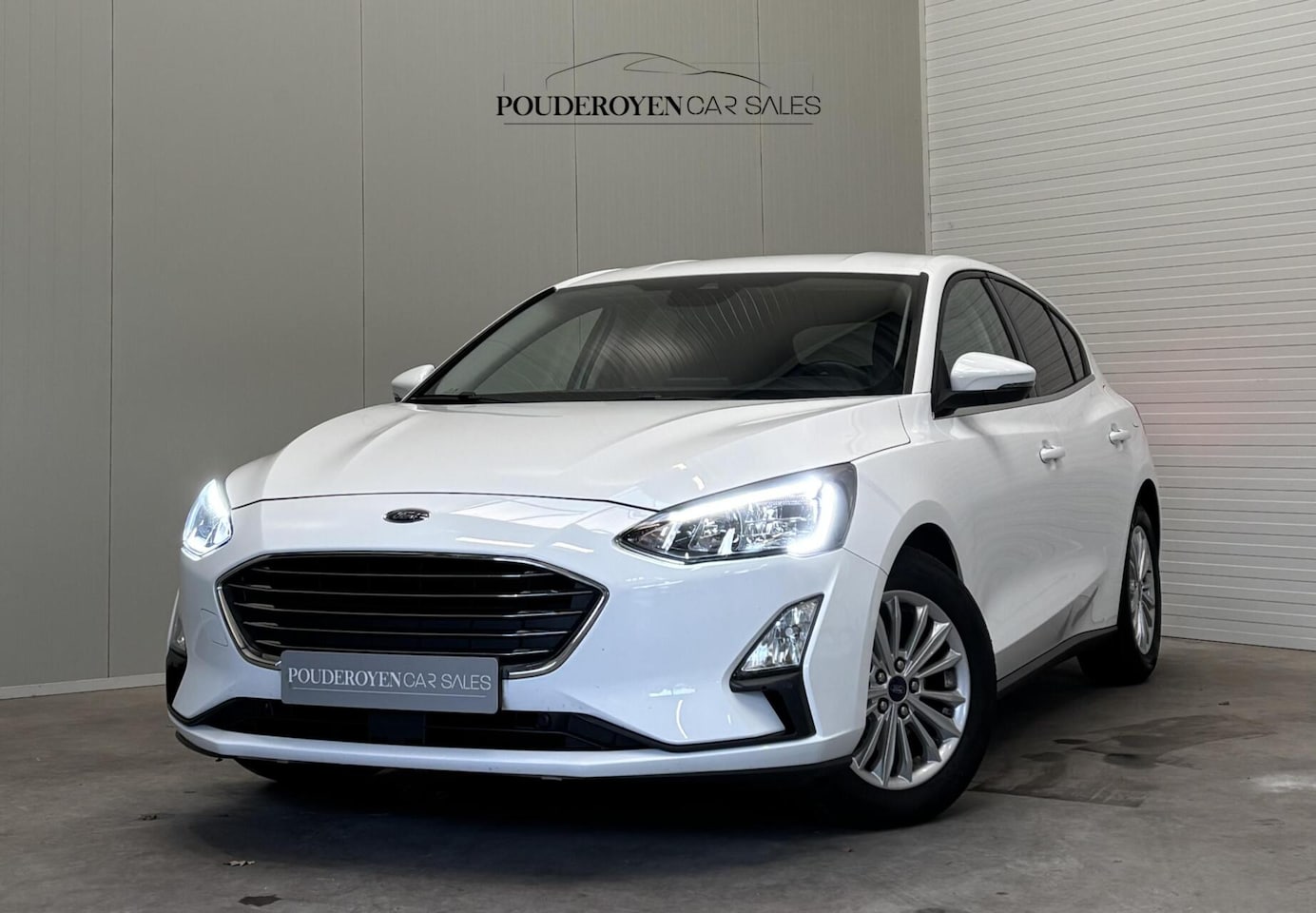 Ford Focus - 1.0 EcoB. Hybrid Titanium X Business / Virtual Dashboard / Trekhaak / Carplay / NL Auto / - AutoWereld.nl