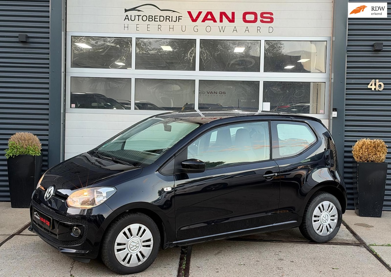 Volkswagen Up! - 1.0 high up! l Airco l Stoelverwarming l Leuke Auto! - AutoWereld.nl
