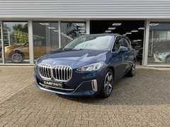 BMW 2-serie Active Tourer - 220i M-Sport Automaat 170 Pk | Navi | Voll Leder | Clima | Cruise | Camera | Sfeerverlicht