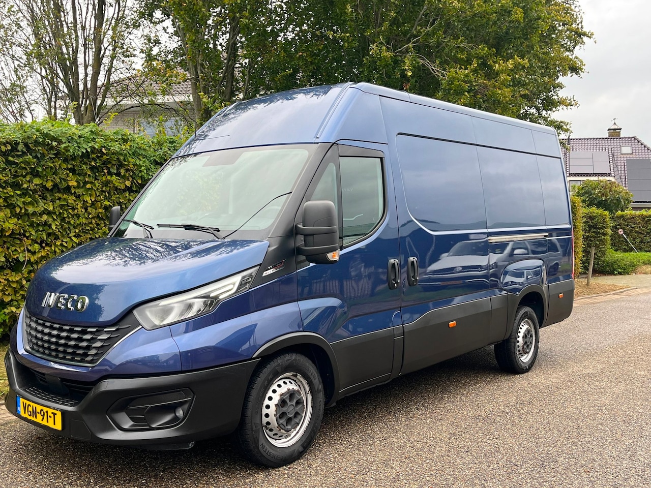 Iveco Daily - 35S18 3.0 Hi Matic Autom |L2H2 |3500kg trekgewicht | led | Camera - AutoWereld.nl