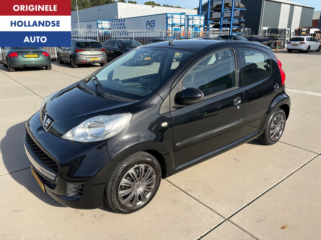 Peugeot 107 - 1.0-12V XS Automaat Zwart Navi BT Van Oma 1941 - AutoWereld.nl