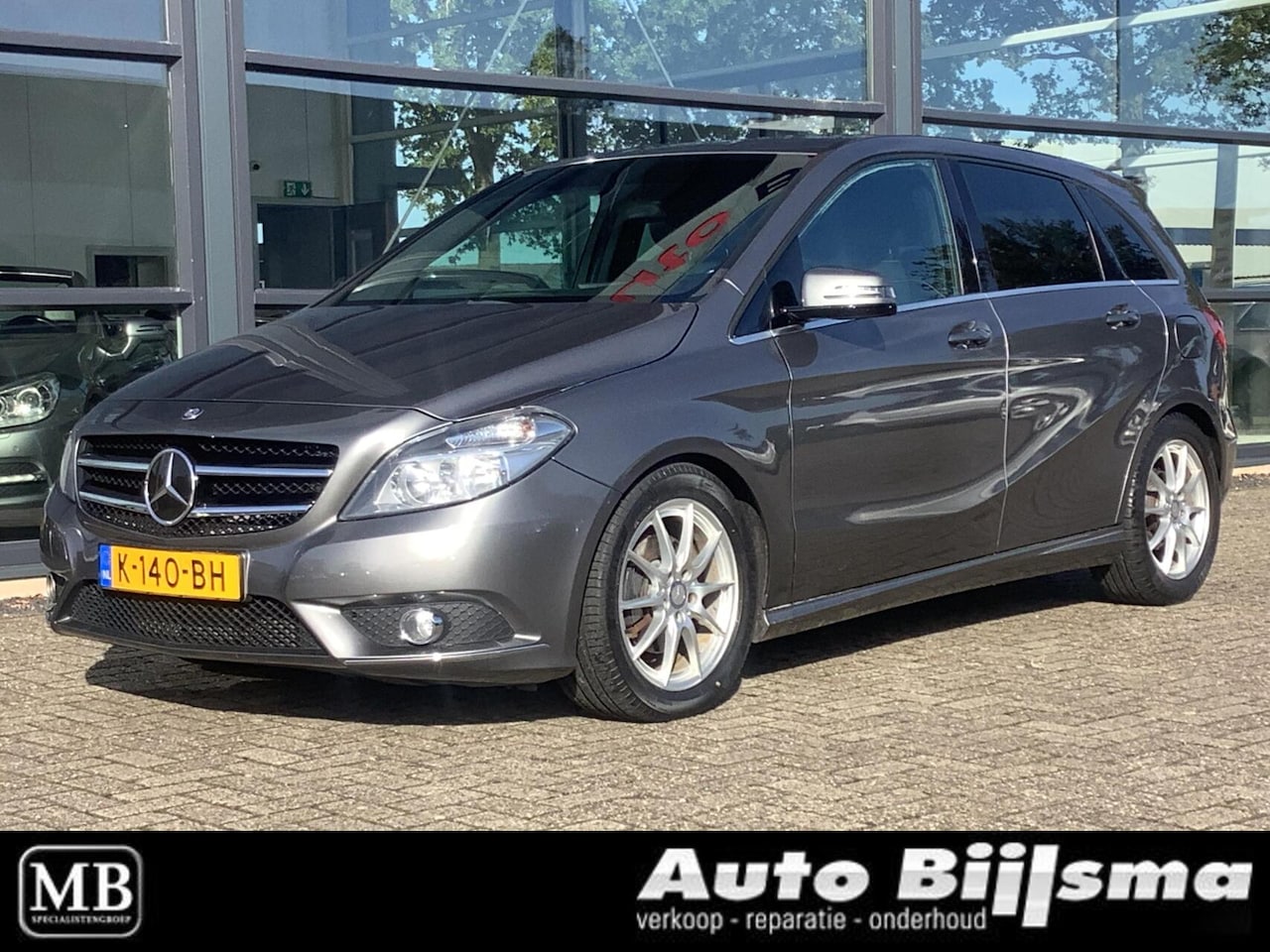 Mercedes-Benz B-klasse - 180 Ambition automaat, navi, cruise, parkeersensoren achter - AutoWereld.nl