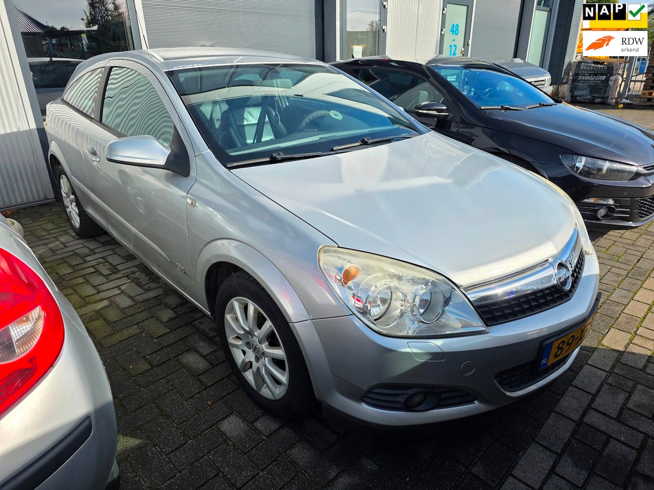 Opel Astra GTC - 1.6 Temptation 1.6 Temptation - AutoWereld.nl