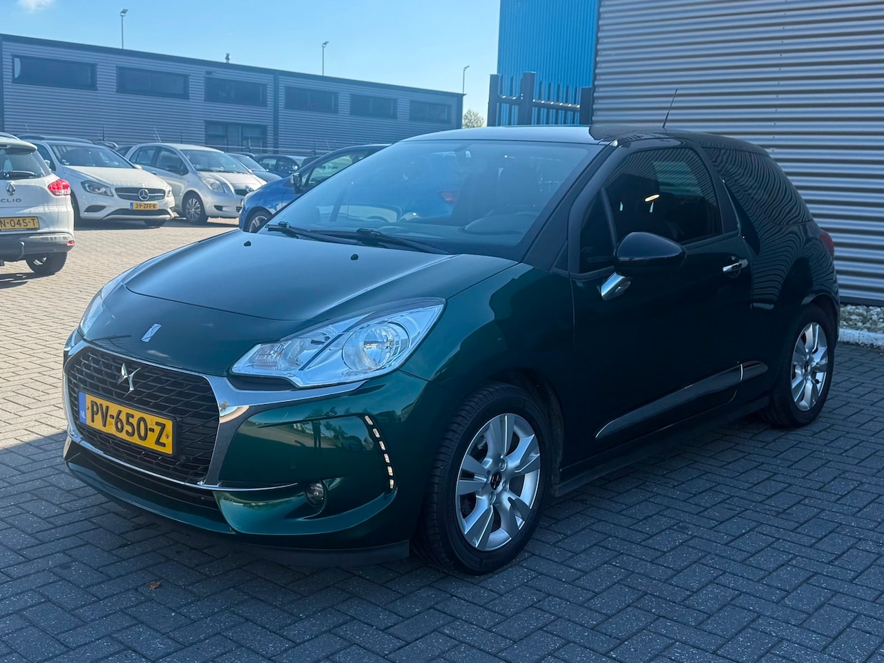 DS 3 - 1.2 PureTech Connected Chic 1.2 PureTech Connected Chic - AutoWereld.nl