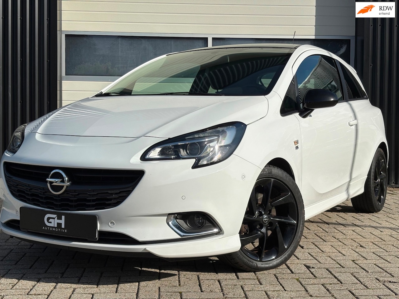 Opel Corsa - 1.4 OPC Line - AutoWereld.nl