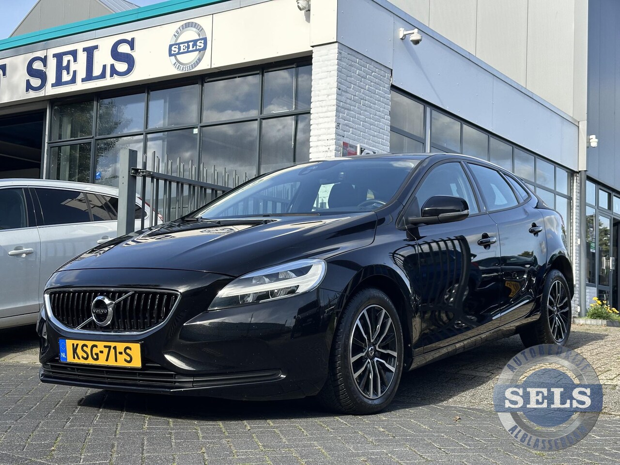 Volvo V40 - 2.0 T2 Edition 122PK/NAVI/LED/DEALERONDERHOUDEN - AutoWereld.nl