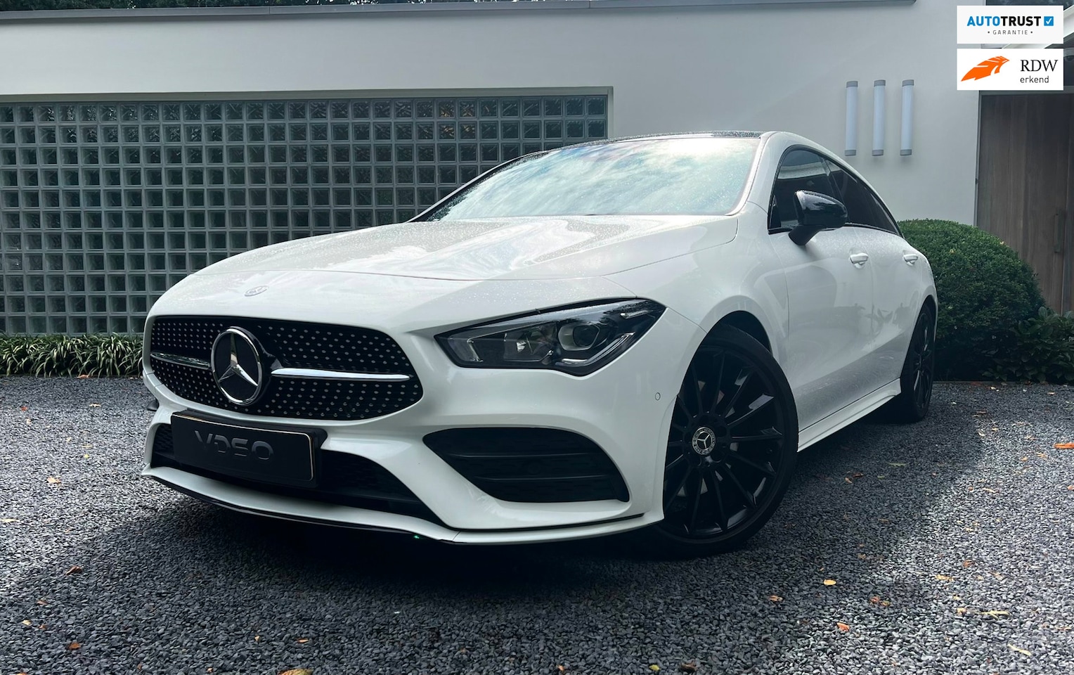 Mercedes-Benz CLA-klasse Shooting Brake - 200 | AMG | Pano | Sfeerver - AutoWereld.nl