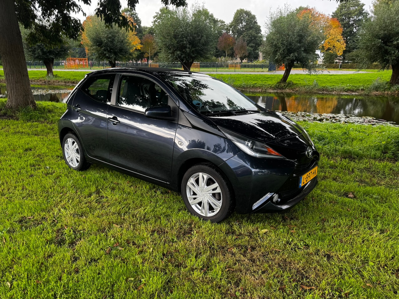Toyota Aygo - 1.0 VVT-i x-wave Open dak | Achteruitrijcamera | Infotainment - AutoWereld.nl