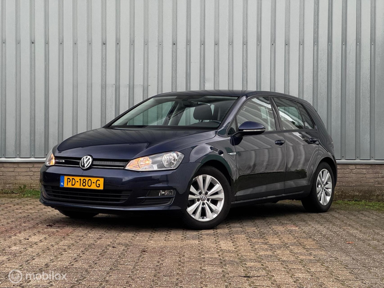 Volkswagen Golf - 1.0 TSI Connected Series | Climate | PDC - AutoWereld.nl