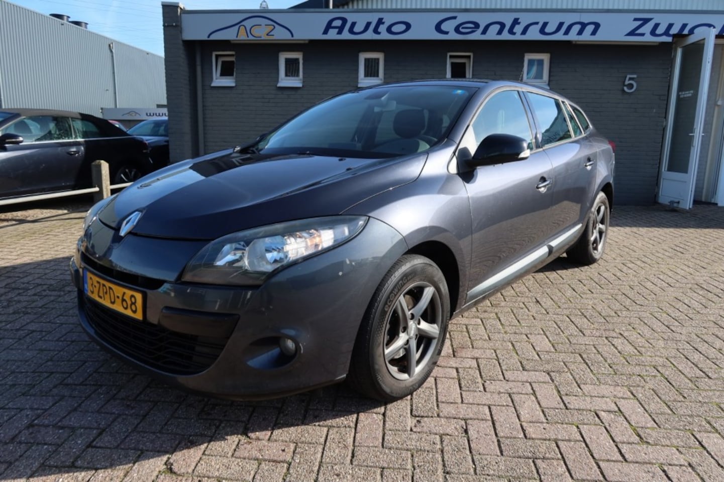 Renault Mégane - 1.5 DCI , NAVI, TREKHAAK - AutoWereld.nl