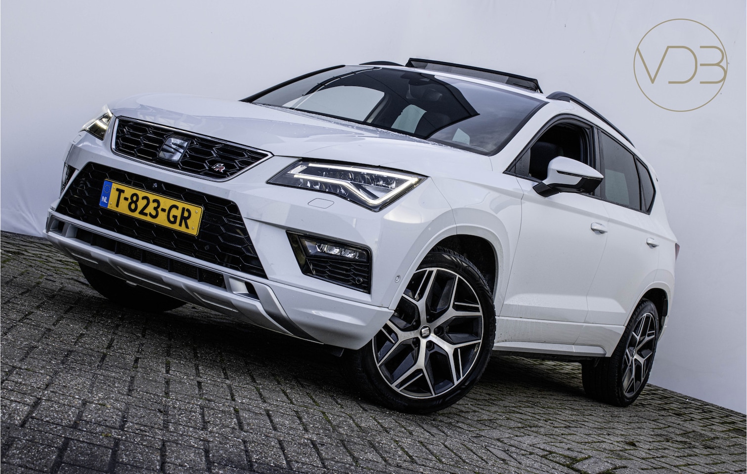 SEAT Ateca - 2.0 TSI 190pk FR 4DRIVE PANO TREKHAAK AUDIO VIRTUAL - AutoWereld.nl
