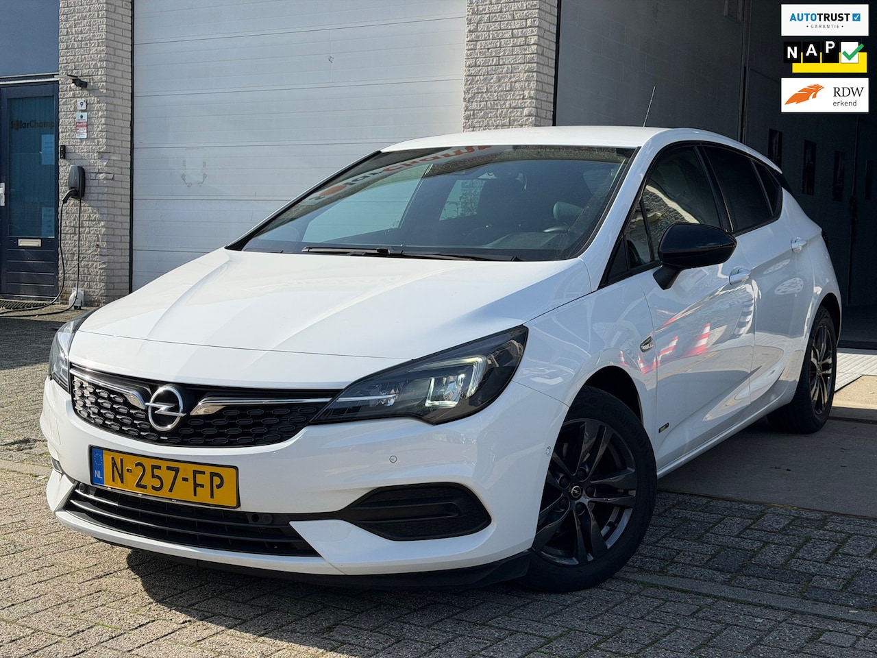 Opel Astra - 1.2 Design & Tech/ nap/ 1e EIG/ dealeronderhouden/ 1jaar apk/ airco/ navi/ pdc/ zeer nette - AutoWereld.nl