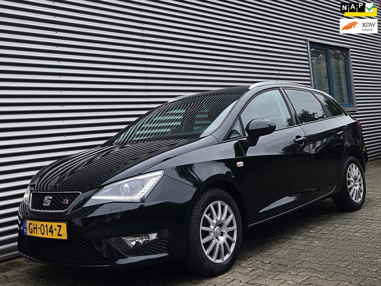 SEAT Ibiza ST - 1.2 TSI FR Dynamic 07-2015 Mythos Black Metallic - AutoWereld.nl