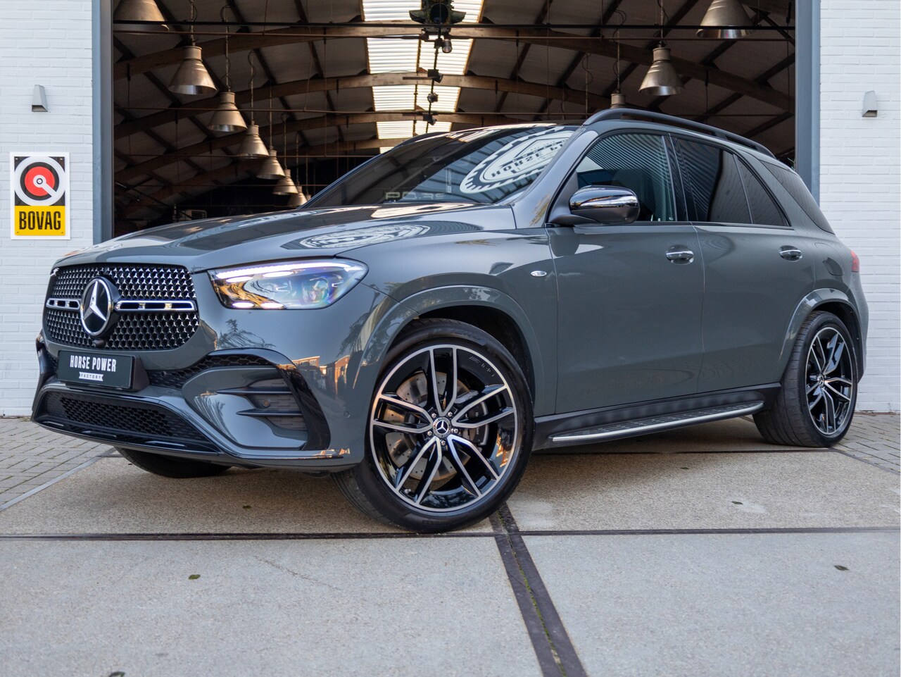 Mercedes-Benz GLE-Klasse - 400 e 4MATIC AMG Line Premium Plus 381pk *Pano | Trekhaak | Burmester | Memory | 360 Camer - AutoWereld.nl