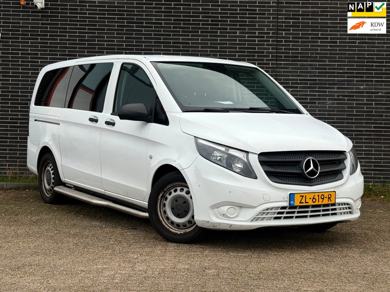 Mercedes-Benz Vito Tourer - 119 CDI Select Lang Aut, Leder! - AutoWereld.nl
