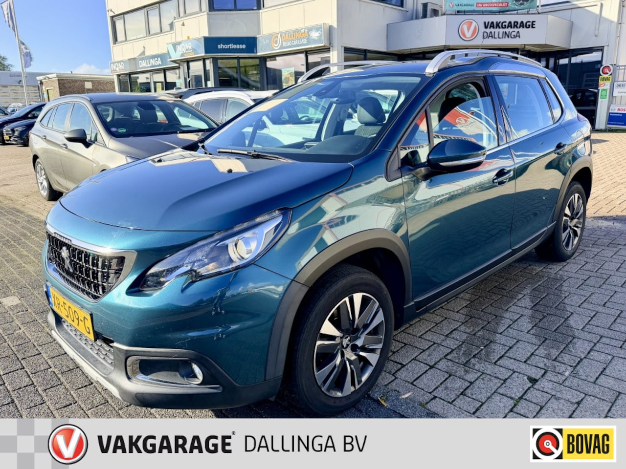 Peugeot 2008 - 1.2 PureTech Allure | NAVI Clima | Cruise | 2019 - AutoWereld.nl