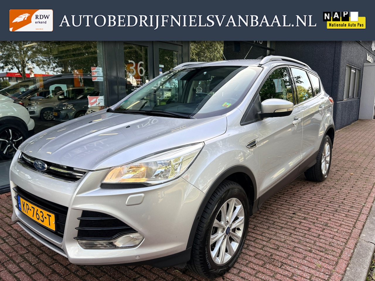 Ford Kuga - 1.5 Titanium Navi/Clima/PDC/Camera/Cruise/Trekhaak - AutoWereld.nl