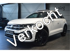 Volkswagen T-Roc - 1.5 TSI 3X R-LINE Black Style pano camera trekhaak 18 inch