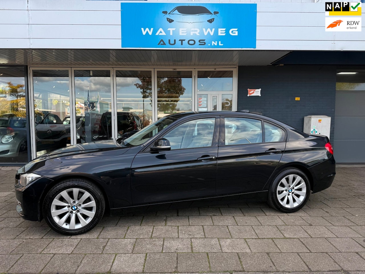 BMW 3-serie - 320i Executive AUTOMAAT|NAVI|CRUISE|ELK.TREKHAAK - AutoWereld.nl