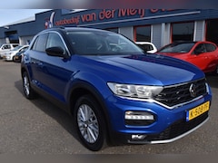 Volkswagen T-Roc - 1.5 TSI Style , TREKHAAK , VIRTUAL COCKPIT , A UITRIJ CAM , PDC V+A , CLIMATR , CR CONTR ,