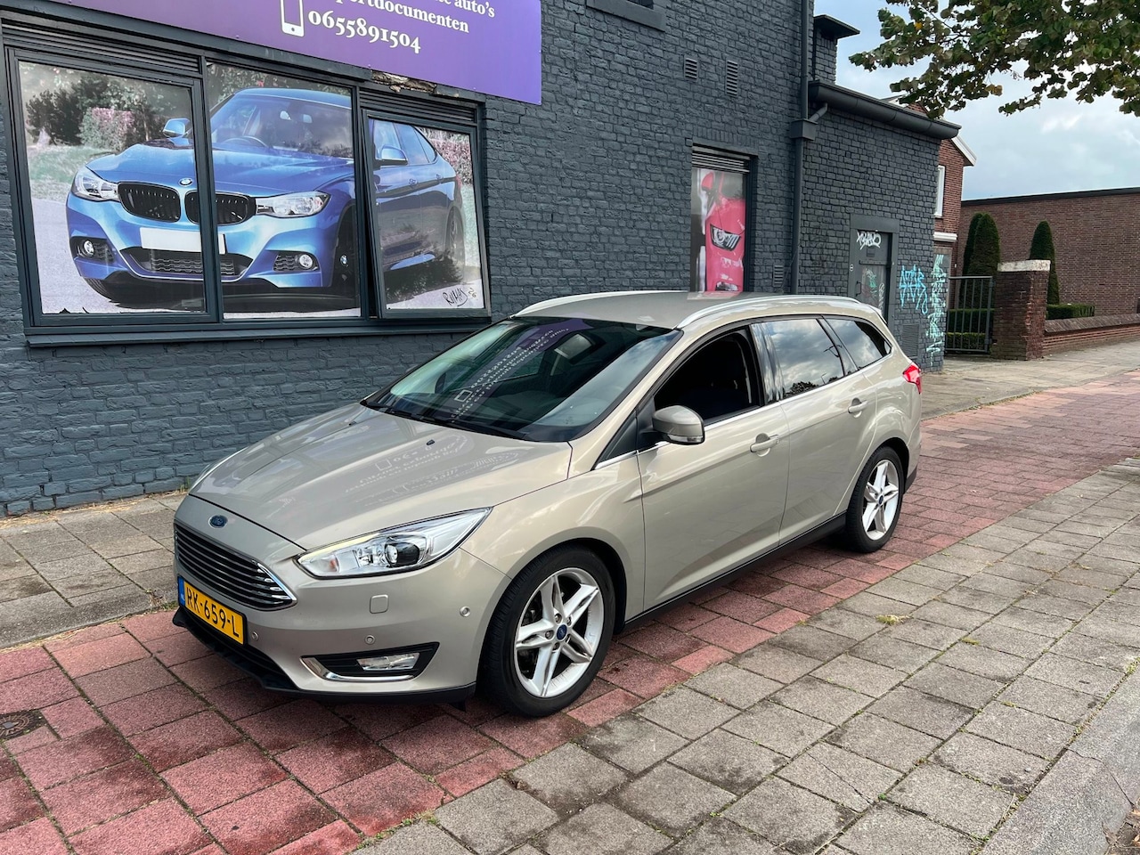 Ford Focus Wagon - 1.0 Titanium Edition 1.0 Titanium Edition - AutoWereld.nl