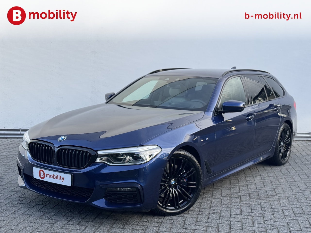 BMW 5-serie Touring - 530i High Executive M-Sport 'Mediterran Blau' Trekhaak 2.000kg | Head-Up | Harman Kardon | - AutoWereld.nl