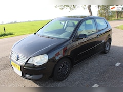 Volkswagen Polo - 1.4-16V Trendline // APK 04/2027 //