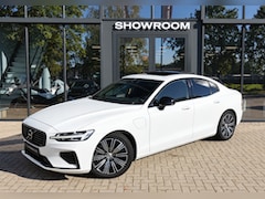 Volvo S60 - 2.0 T8 AWD Twin Engine R-Design PANO H&K KEYLESS