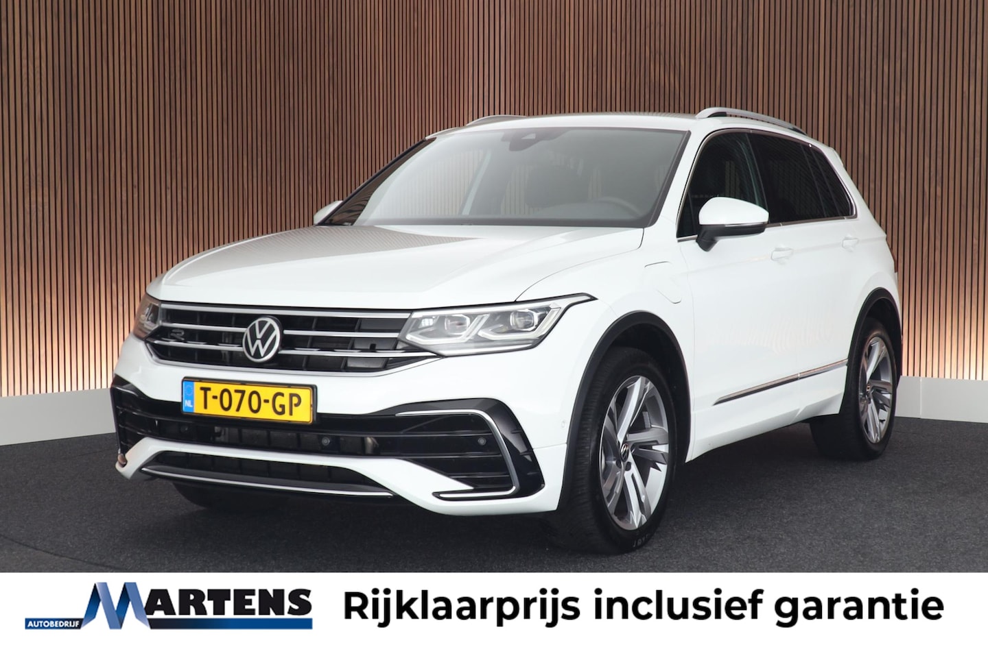 Volkswagen Tiguan - 1.4 TSI 245pk eHybrid R-Line Business+ Trekhaak Camera Stoelverwarming Keyless Virtual Coc - AutoWereld.nl