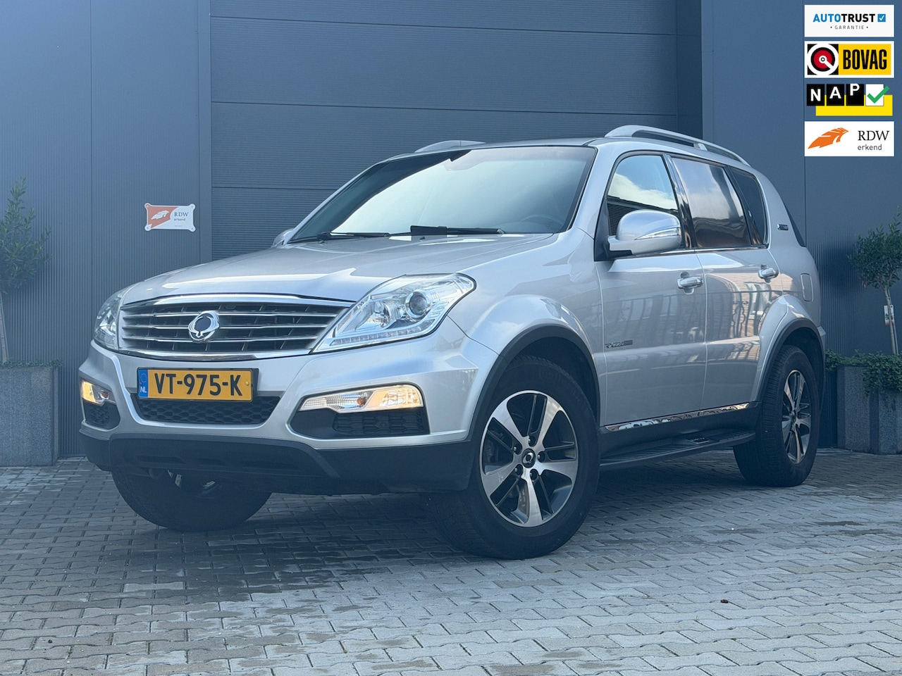 SsangYong Rexton - RX 220 e-XDI Sapphire HD | Grijs kenteken | Trekhaak 3500KG | Leder | schuifdak | Memory | - AutoWereld.nl