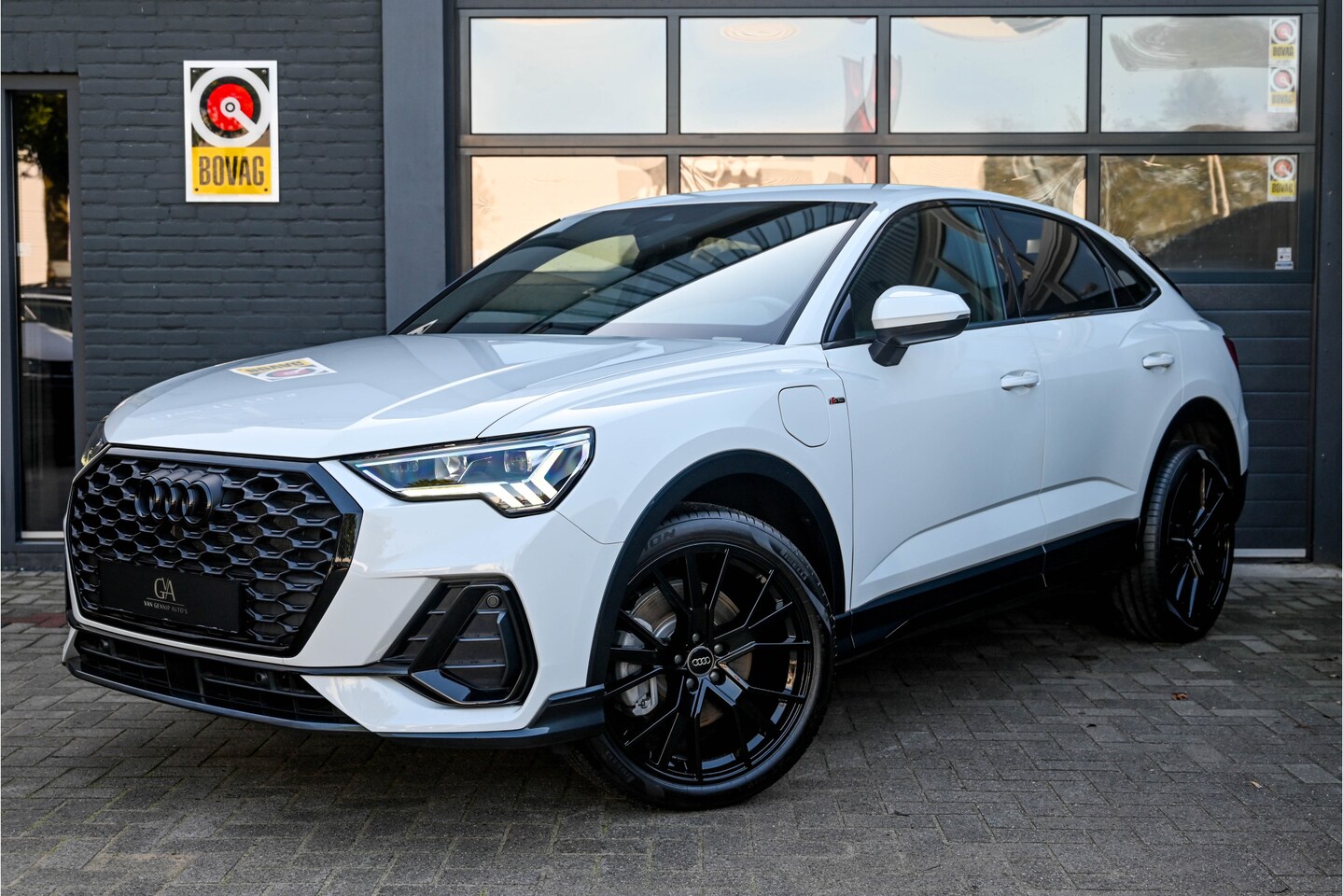 Audi Q3 Sportback - 45 TFSI e S line ACC, Apple carplay, Elektrische trekhaak - AutoWereld.nl