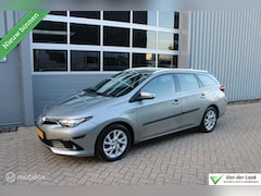 Toyota Auris Touring Sports - 1.8 Hybrid Active | NL Auto Boekjes | Navigatie | Parkeersensoren achter