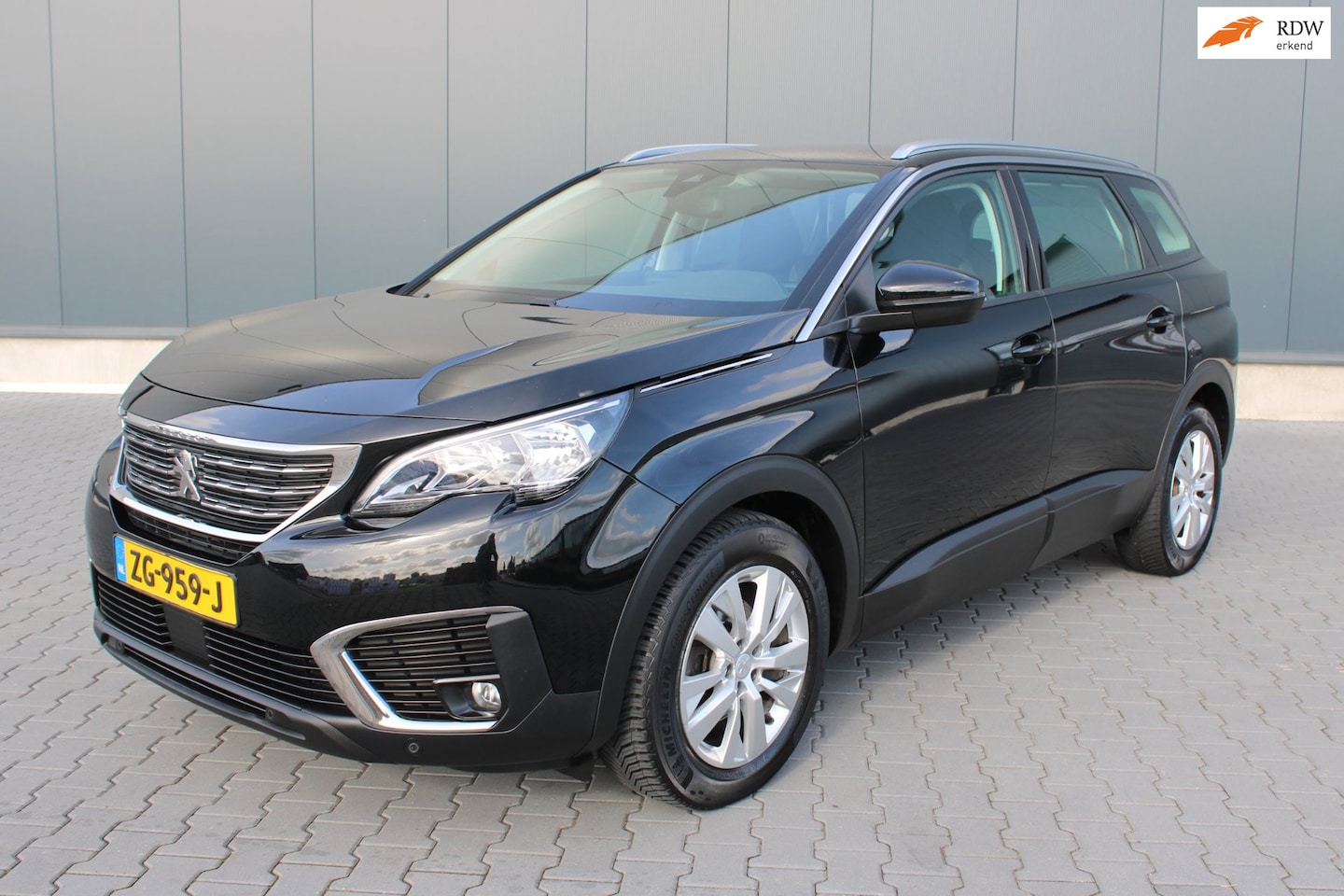 Peugeot 5008 - 1.2 PureTech Access 7 PERSOONS TREKHAAK NIEUWE DISTR. RIEM - AutoWereld.nl