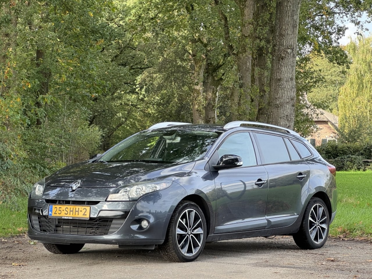 Renault Mégane Estate - 1.4 TCe Parisienne Apk 5-27 airco cruise navi trekhaak - AutoWereld.nl