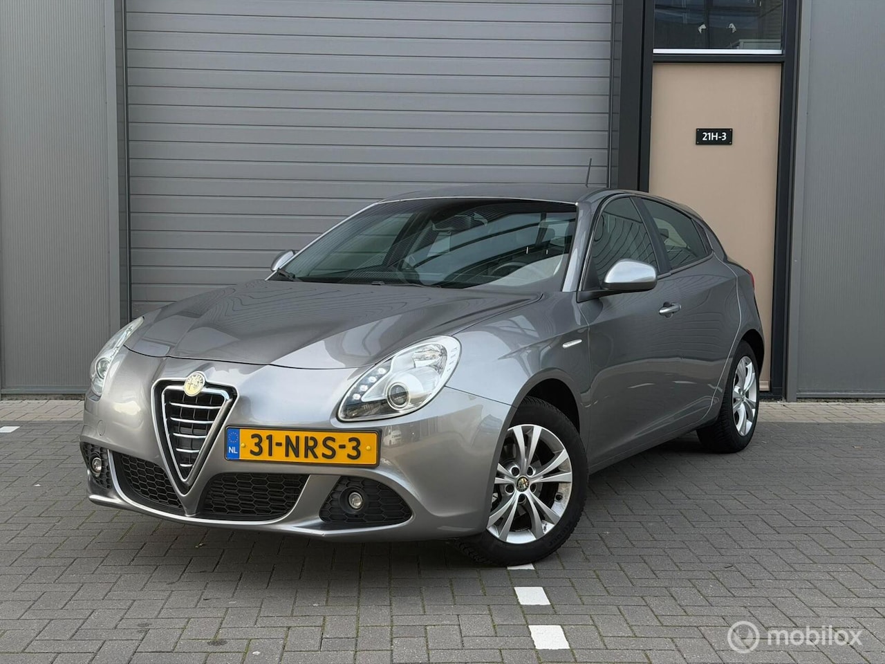 Alfa Romeo Giulietta - 1.4 T | APK | Sportonderstel | PDC | LMV | 6-bak | - AutoWereld.nl