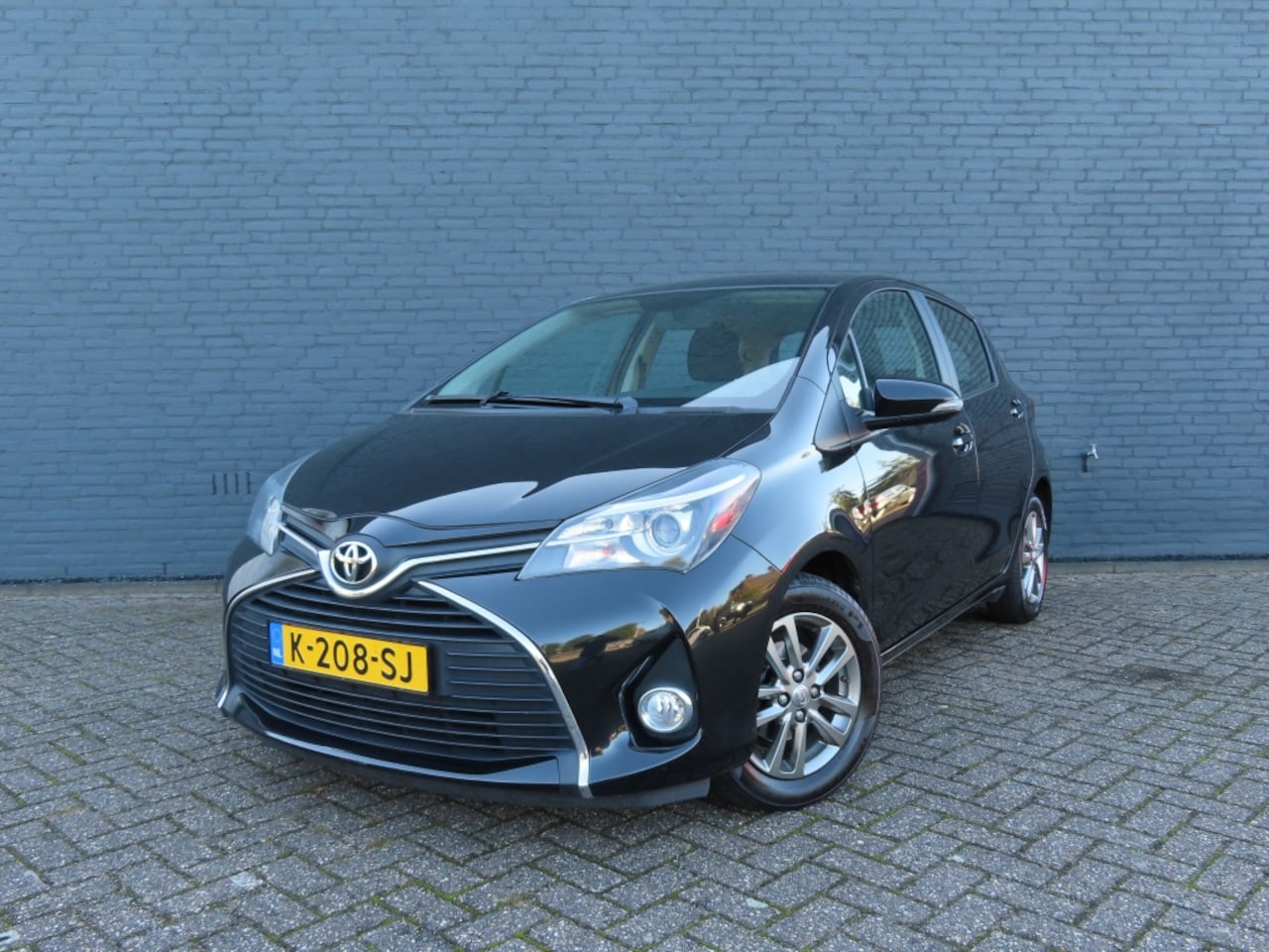 Toyota Yaris - 1.0 VVT-i Lounge 1.0 VVT-i Lounge - AutoWereld.nl