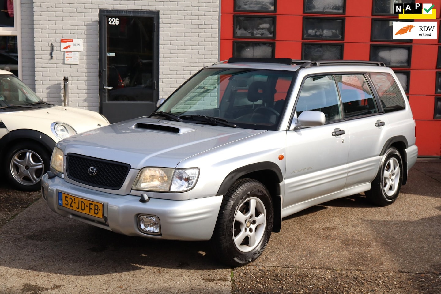 Subaru Forester - 2.0 AWD XT 2.0 AWD XT , AUTOMAAT , 4x4 , PANO, 177 PK - AutoWereld.nl