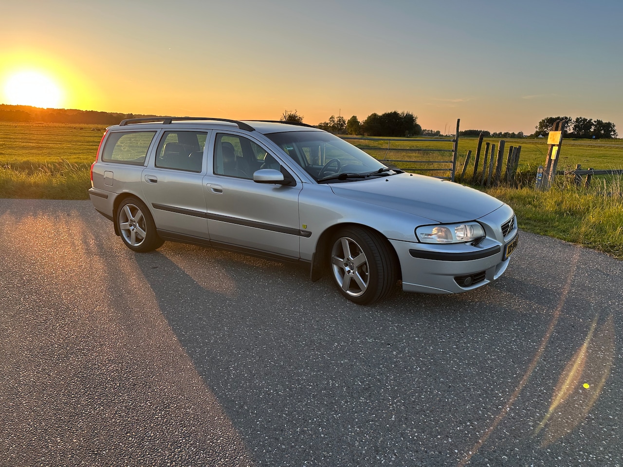 Volvo V70 - 2.5 R Geartronic - AutoWereld.nl