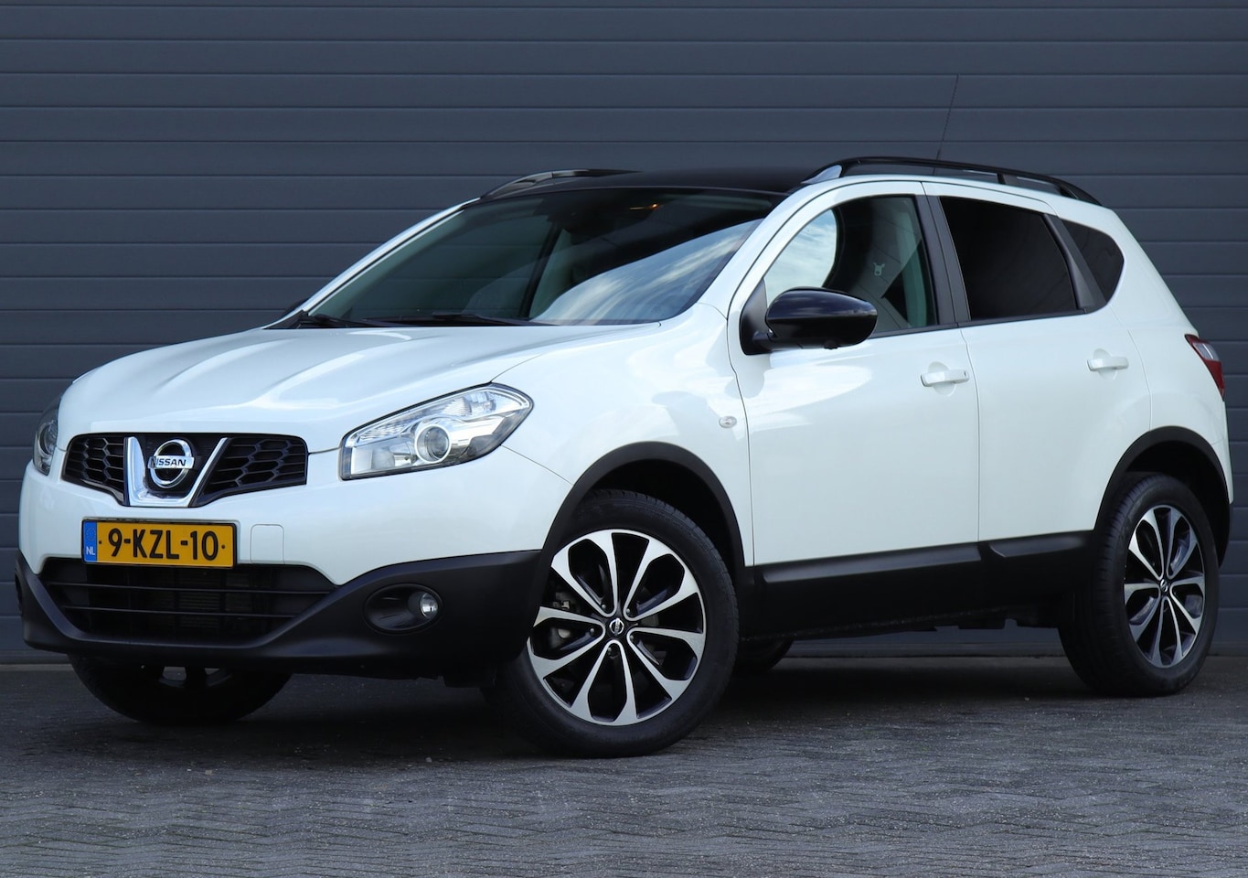 Nissan Qashqai - 1.6 Automaat eerste eigenaar slechts 20.000 km ! - AutoWereld.nl