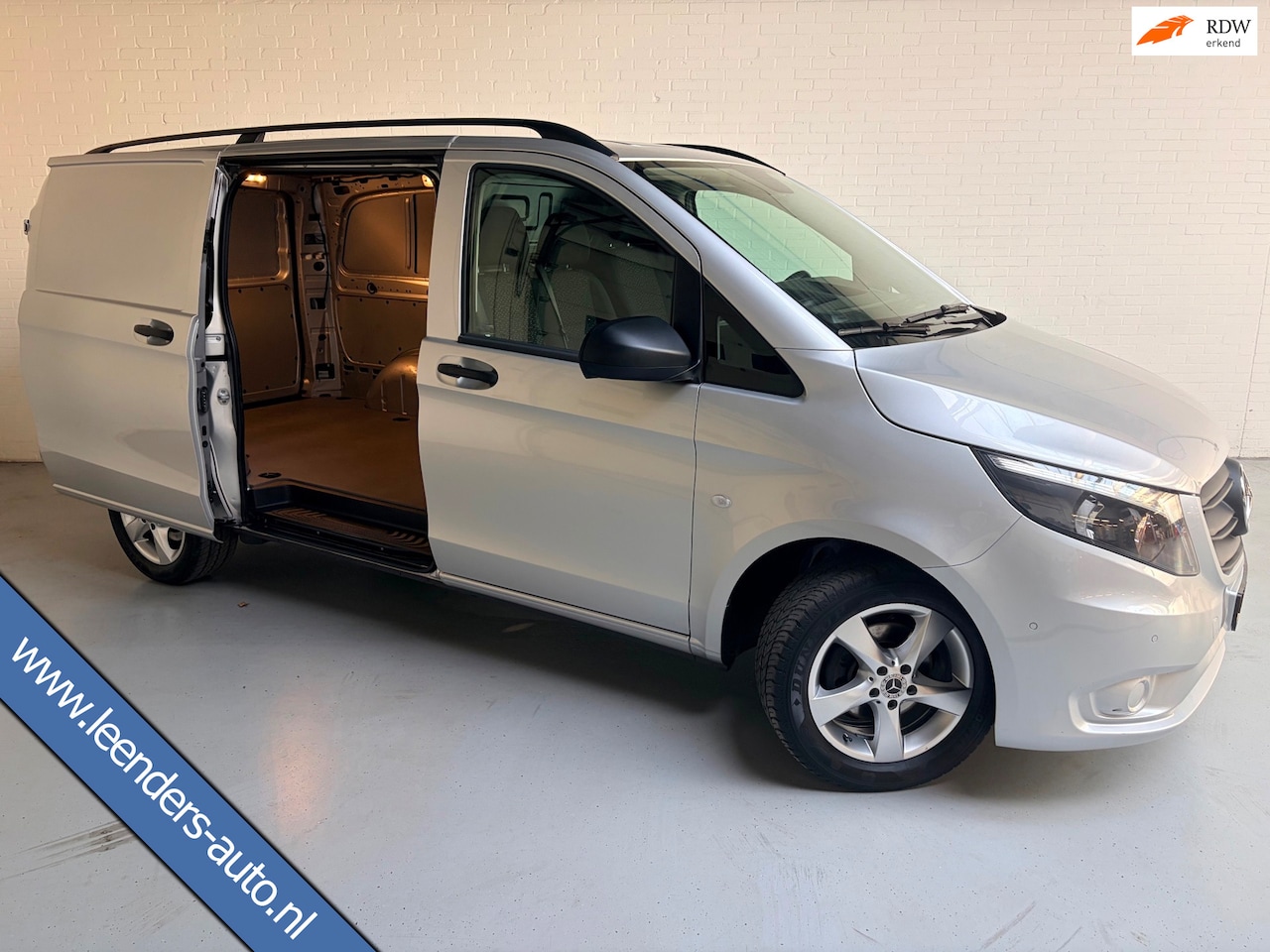 Mercedes-Benz Vito - Automaat 116 CDI 160pk euro6 Lang L2H1, 3Persoons, Airco, CruiseControl, Navigatie, Trekha - AutoWereld.nl